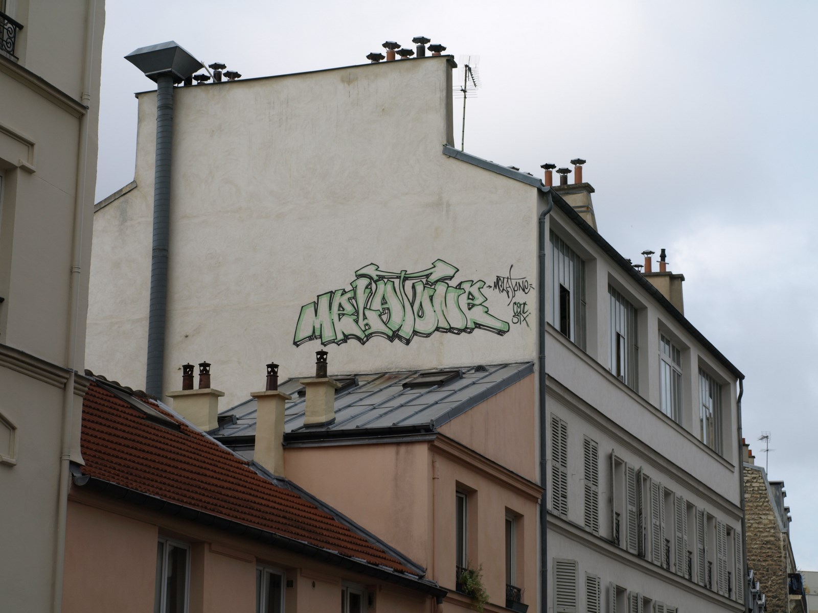 photo graffiti Paris 19éme arrondissement